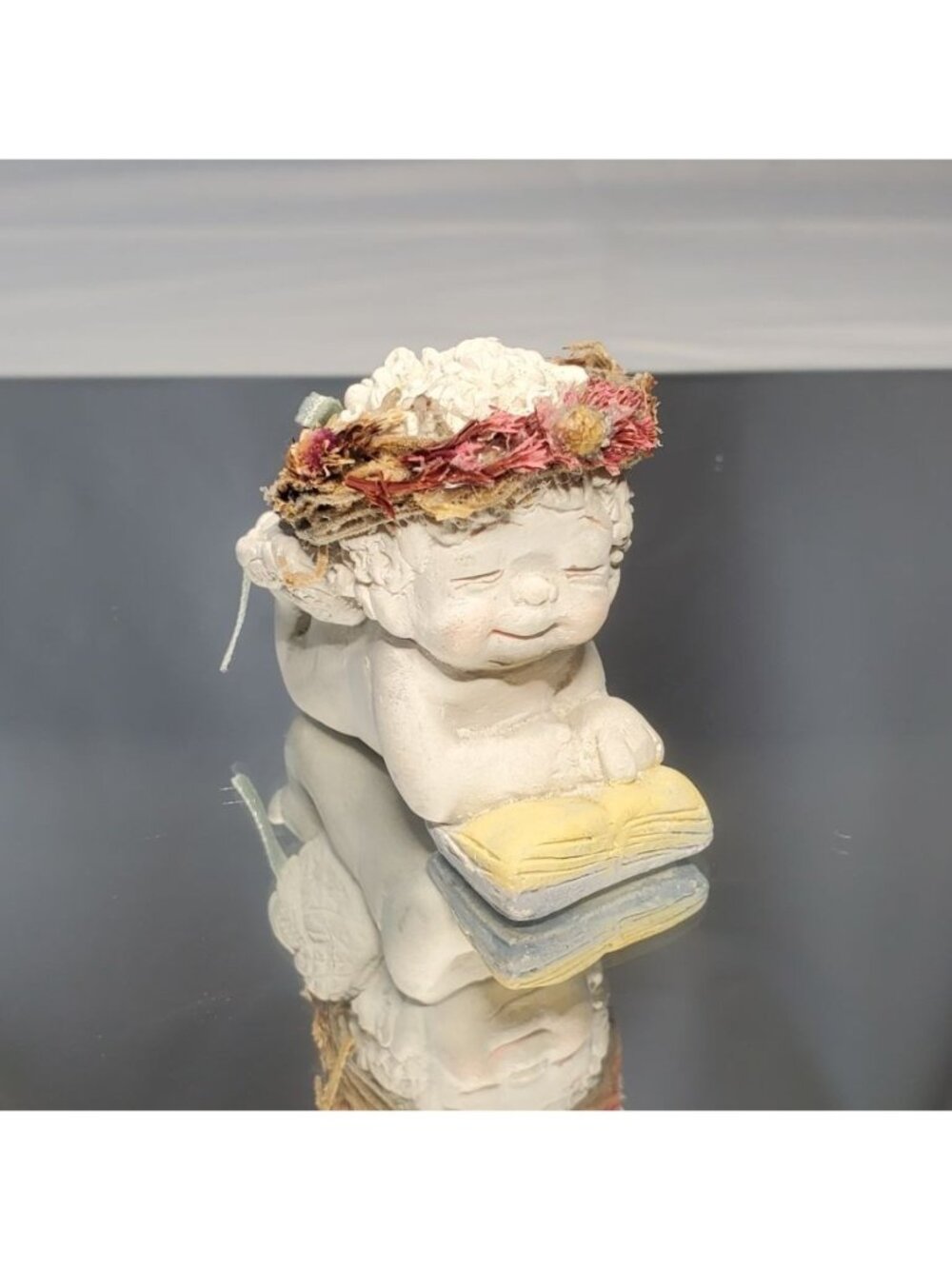 Dreamsicles My First Reader Figurine Hand Painted Plaster 1995 DC087 2" Tall